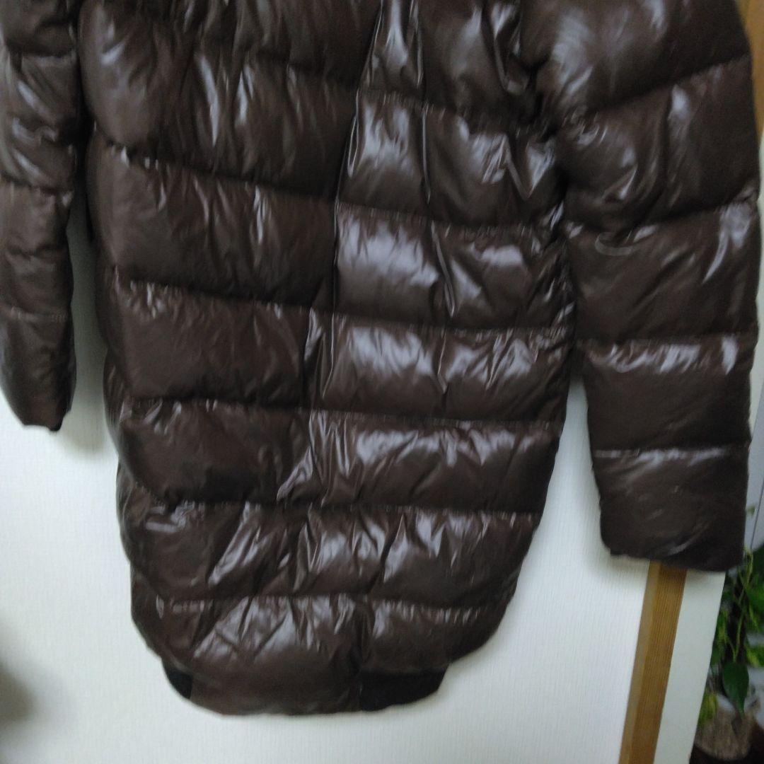 Moncler ブラック ブラウン色にも見えます。ダウンジャケット