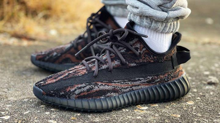 人気最安値 YEEZY BOOST 350 V2 MX ROCK PCMHE-m43194767797 超激得豊富な