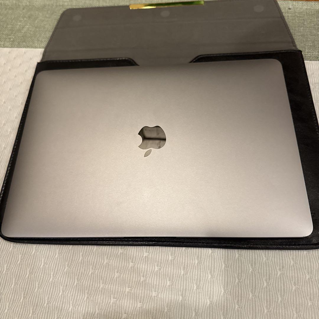 MacBook Air 2018 128GB 13インチ　Apple