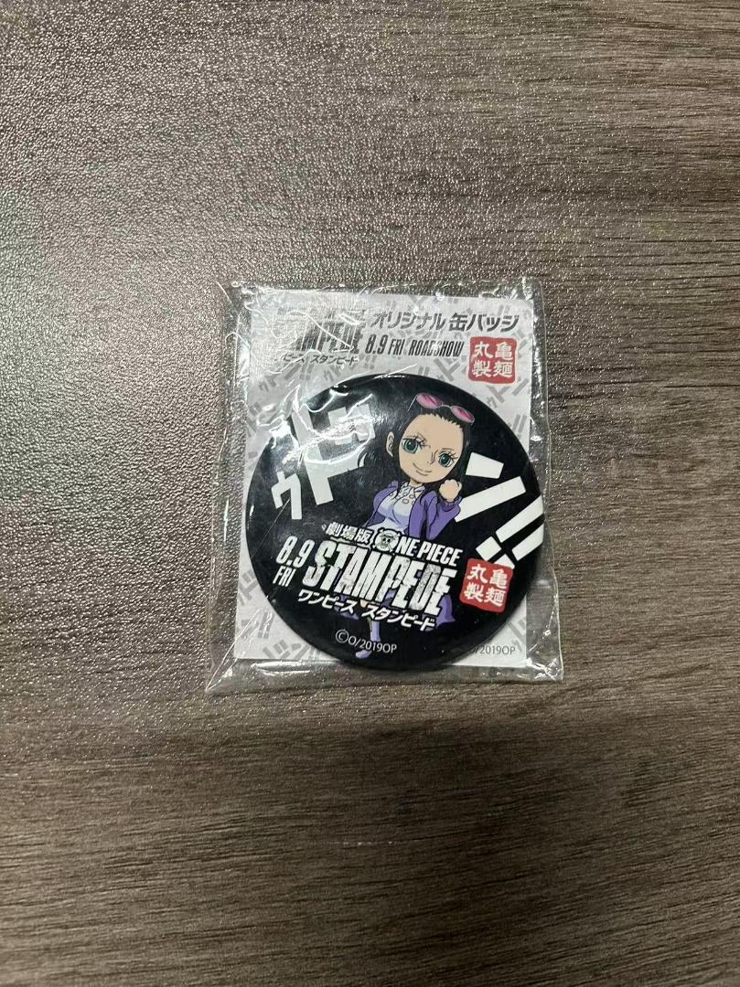 劇場版 ONE PIECE STAMPEDE × 丸亀製麺 缶バッジ ロビン - メルカリ