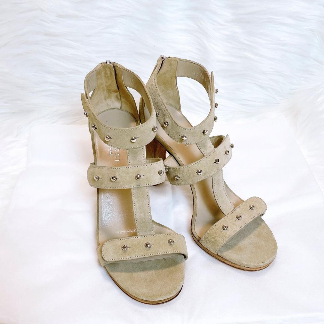 グッチ スエードスタッズオープントゥチャンキーヒール サンダル 木製ヒール グッチ スエードスタッズオープントゥチャンキーヒール サンダル 木製ヒール