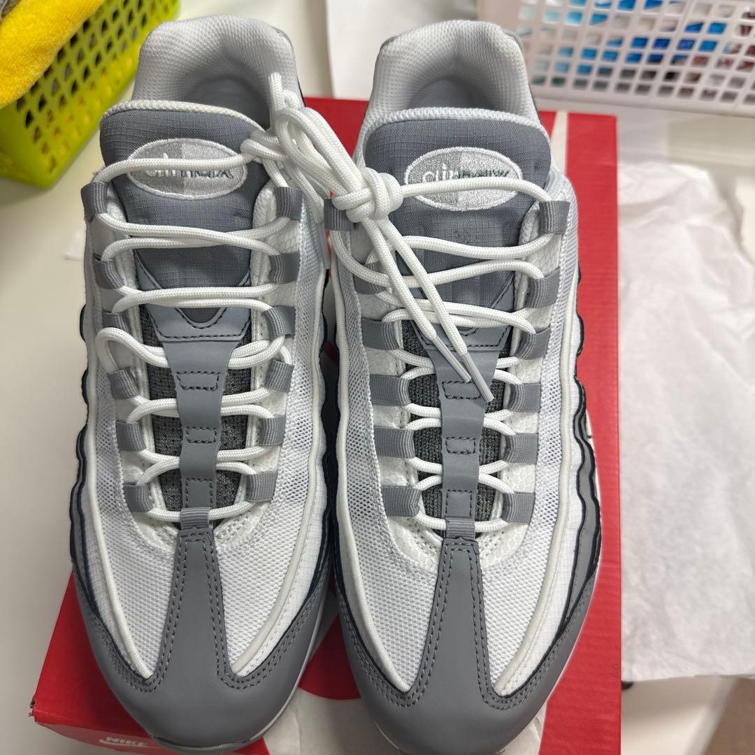 【新品】NIKE AIR MAX 95 ESSENTIAL