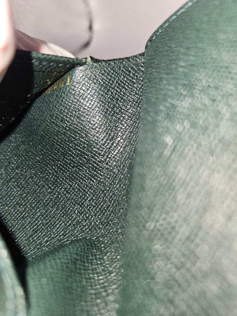 【美品】ルイヴィトン 財布 タイガ ポルトビエ 3 カルト クレディ 緑 【美品】ルイヴィトン 財布 タイガ ポルトビエ 3 カルト クレディ 緑