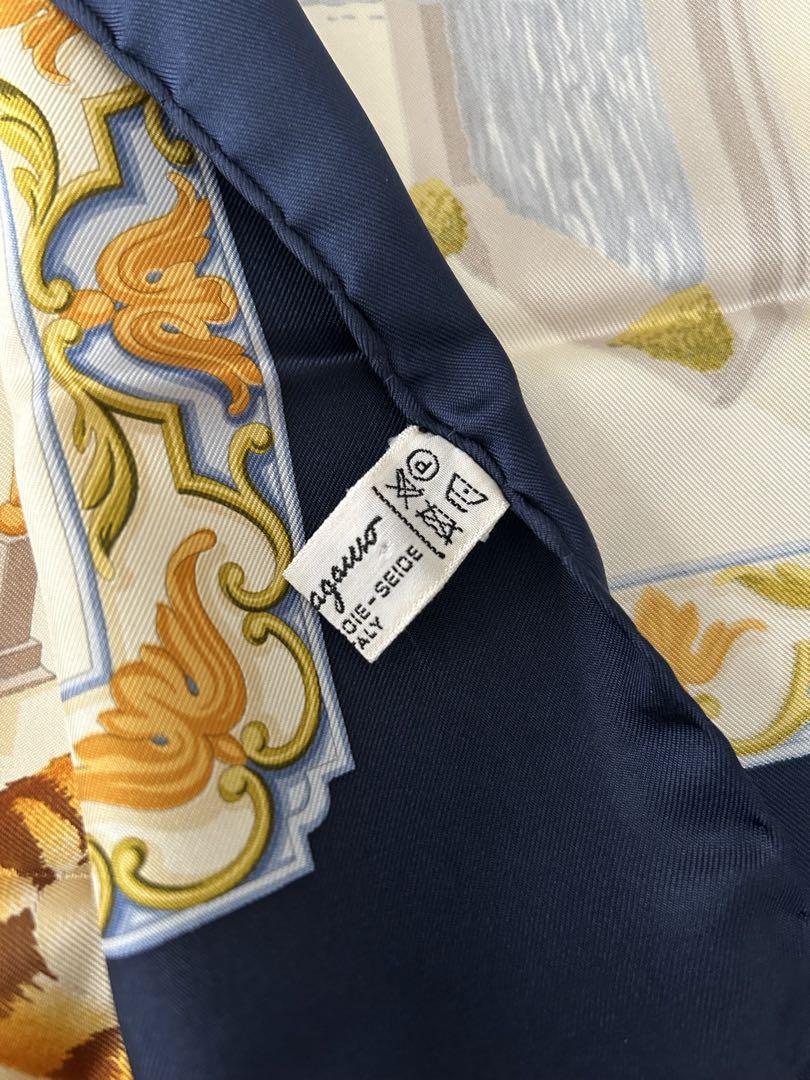 Salvatore Ferragamo フェラガモ　シルクスカーフ トラ ヒョウ
