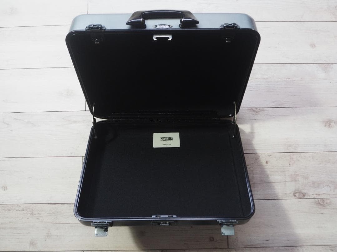 ゼロハリバートン 希少カーキアタッシュ 90年購入品 定価10万 ゼロハリバートン 希少カーキアタッシュ 90年購入品 定価10万