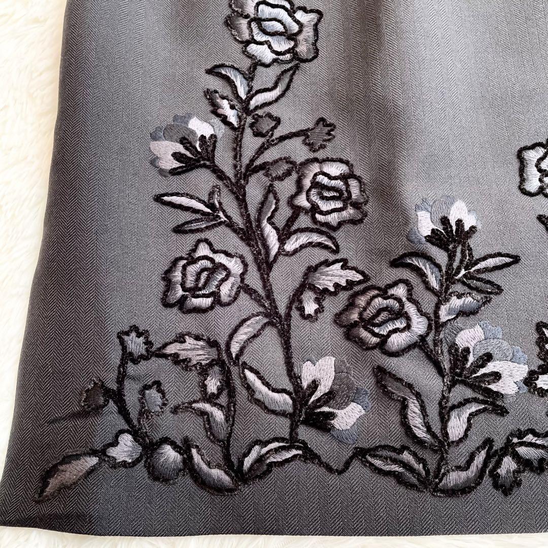CRAYON 花柄刺繍スカートブラック