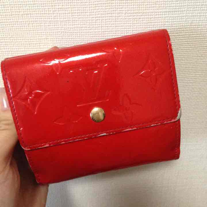ヴィトン ヴェルニ 赤 財布 ヴィトン ヴェルニ 赤 財布