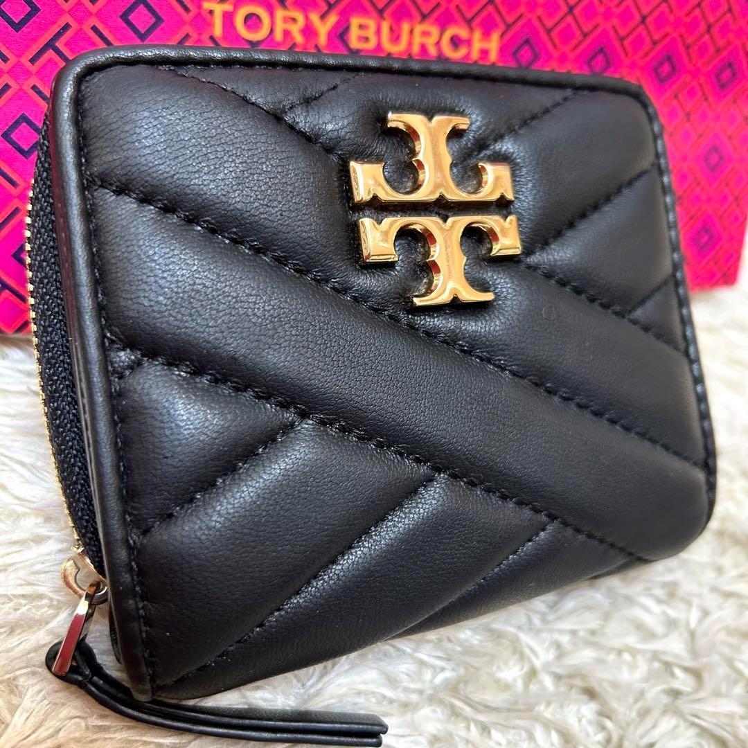 極美品 トリーバーチ キラ 二つ折り 財布 キルティング 金ロゴ ブラック