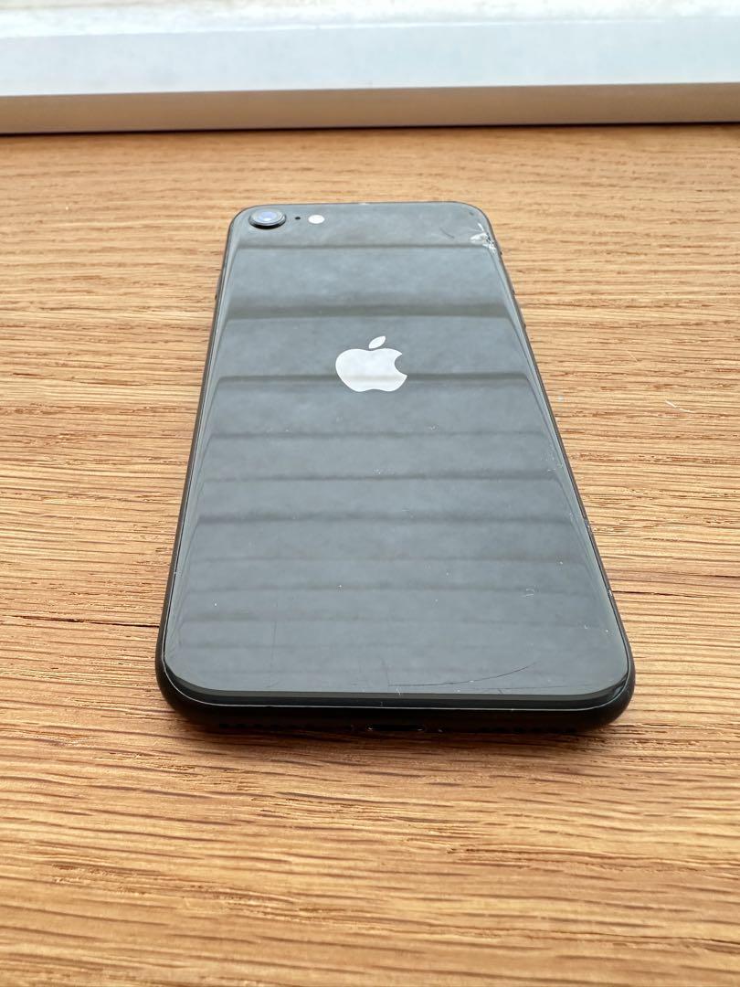 Apple iPhone SE 128GB (iOS 16.0)（第二世代）