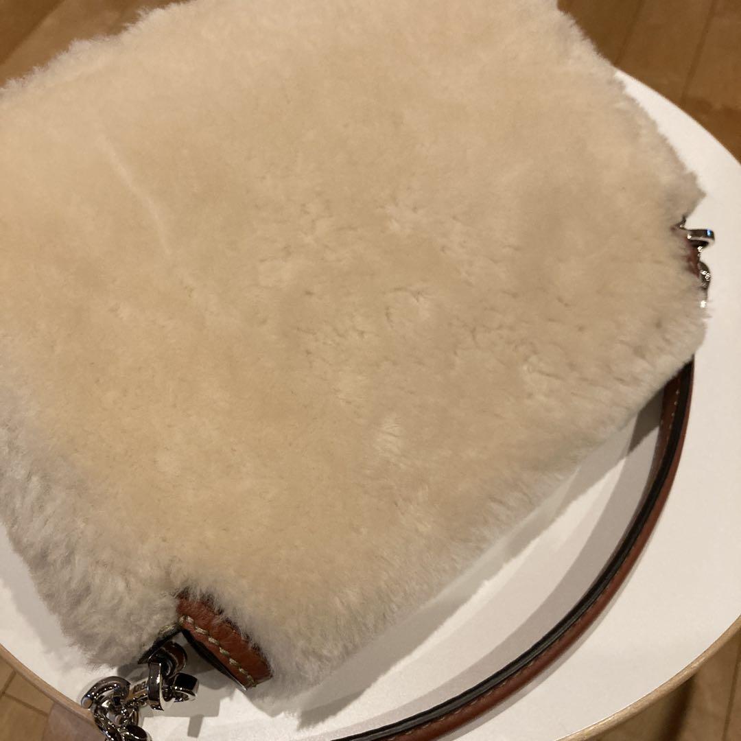 FENDI ファーショルダーバッグ ホワイト