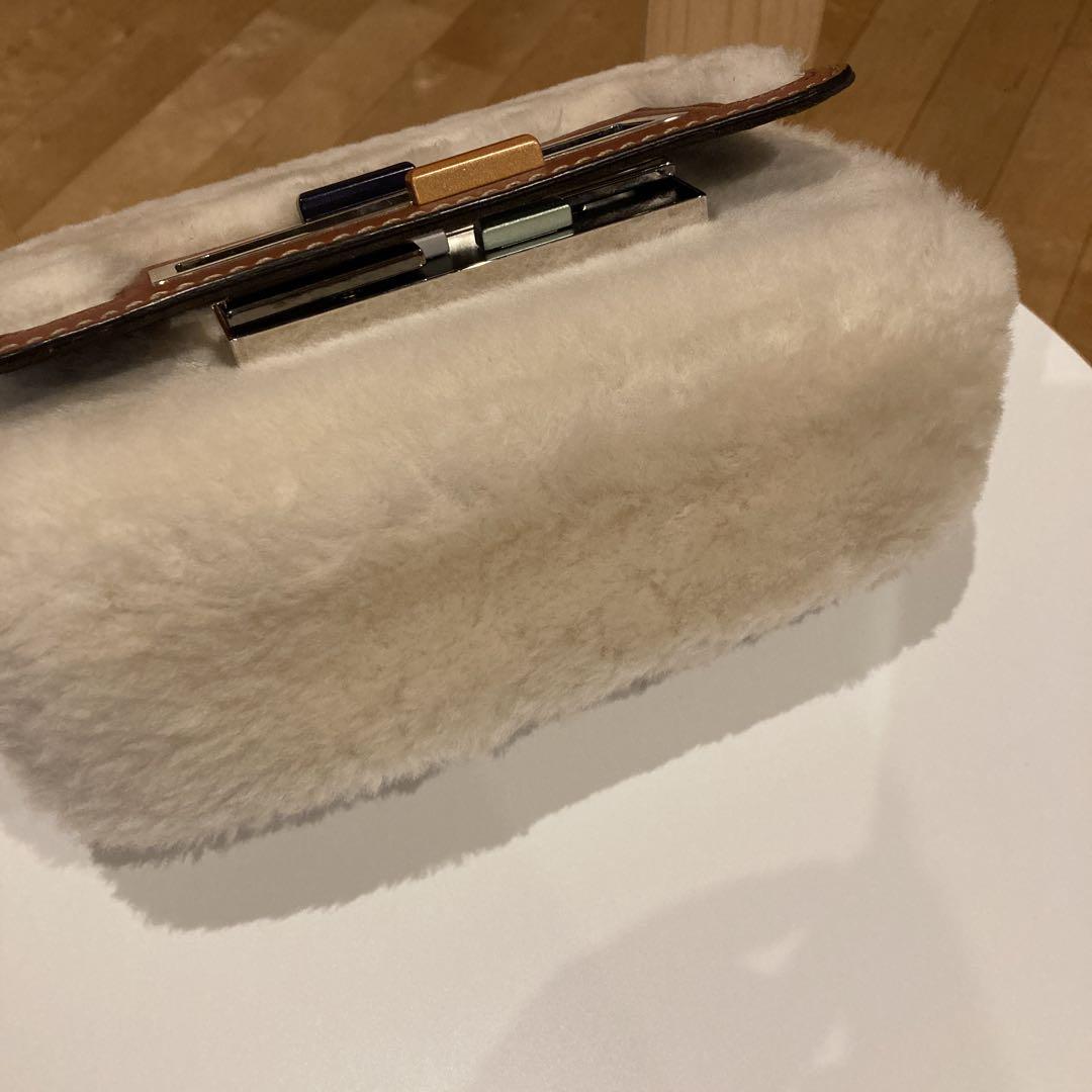 FENDI ファーショルダーバッグ ホワイト