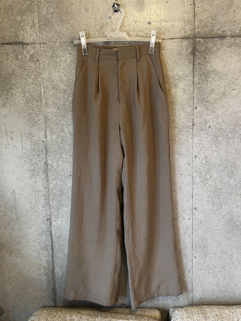 CLANE ベージュ 後ろスリットパンツ　クラネ