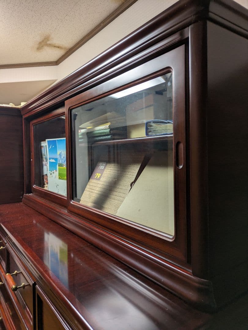 処分寸前木製ダークブラウンチェスト 6段目立った傷や汚れなし MARWIL-DEMENAGEMENTS_CH