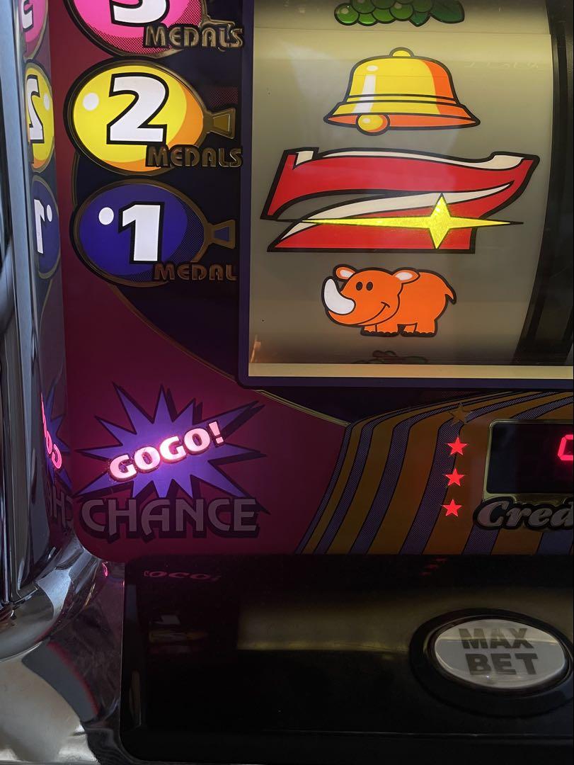 ぺ*い様 【送料込み】GOGO JUGGLER 2 実機　スロットマシン 送料込み】GOGO JUGGLER 2 実機 スロットマシン - メルカリ