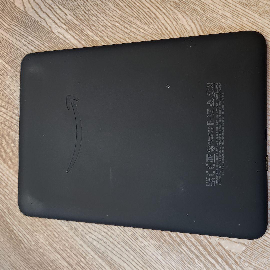 第12世代 Kindle Paperwhite 防水 快適に読書可能 ① 第12世代 Kindle Paperwhite 防水 快適に読書可能 ①