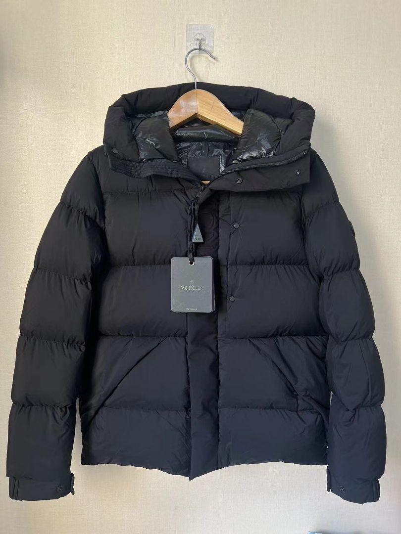 Moncler モンクレール ダウンジャケット 3