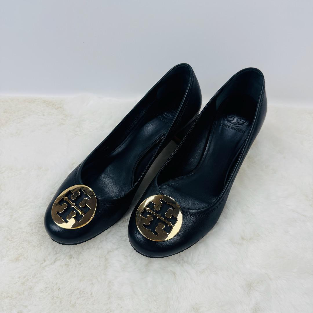 美品　TORY BURCH　パンプス　チャンキーヒール　８M　２４、５㎝　ロゴ