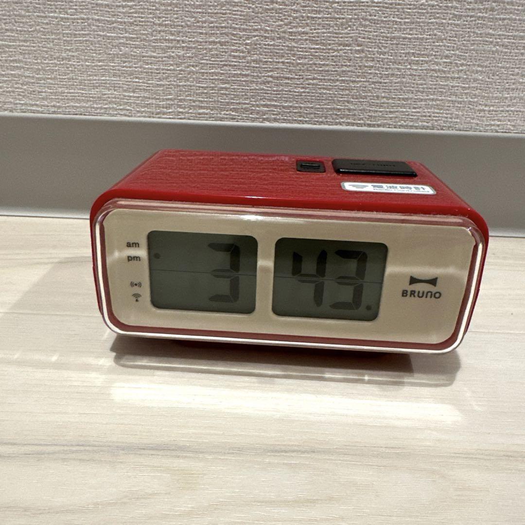 BRUNO 置き時計 電波時計 レッド - メルカリ