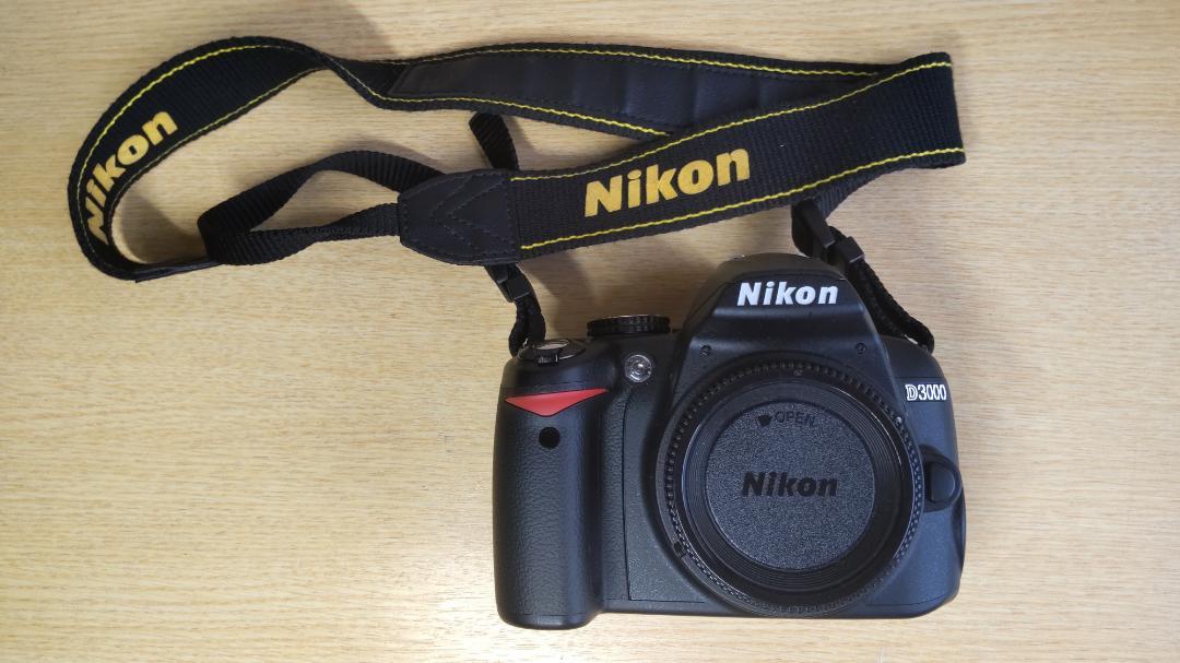 美品】Nikon D3000 ダブルズームキット デジタル一眼レフカメラ