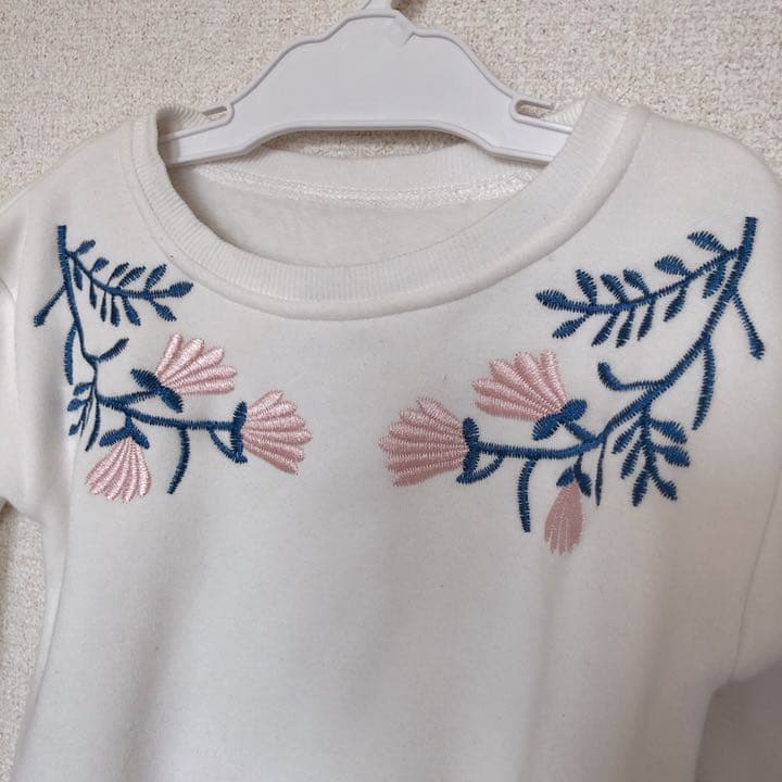 メルカリ 韓国こども服 花刺繍 ロンパース 750 中古や未使用のフリマ