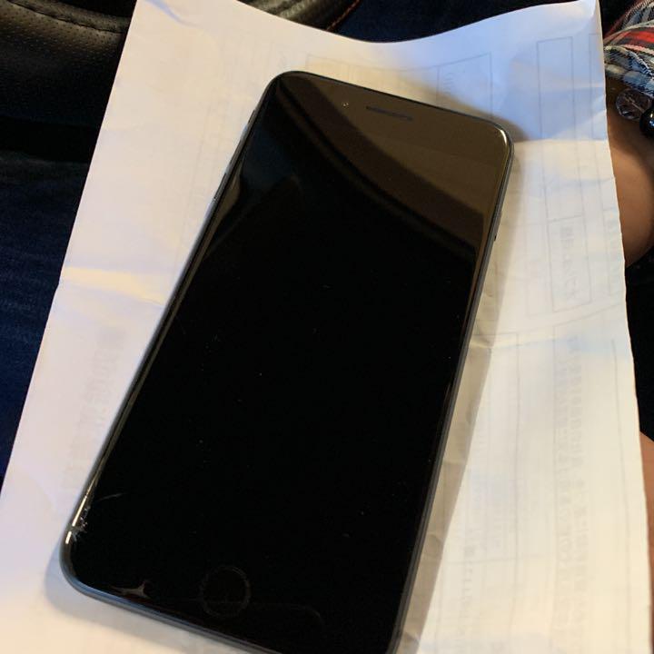 iPhone 8 Plus Space Gray 64 GB docomo