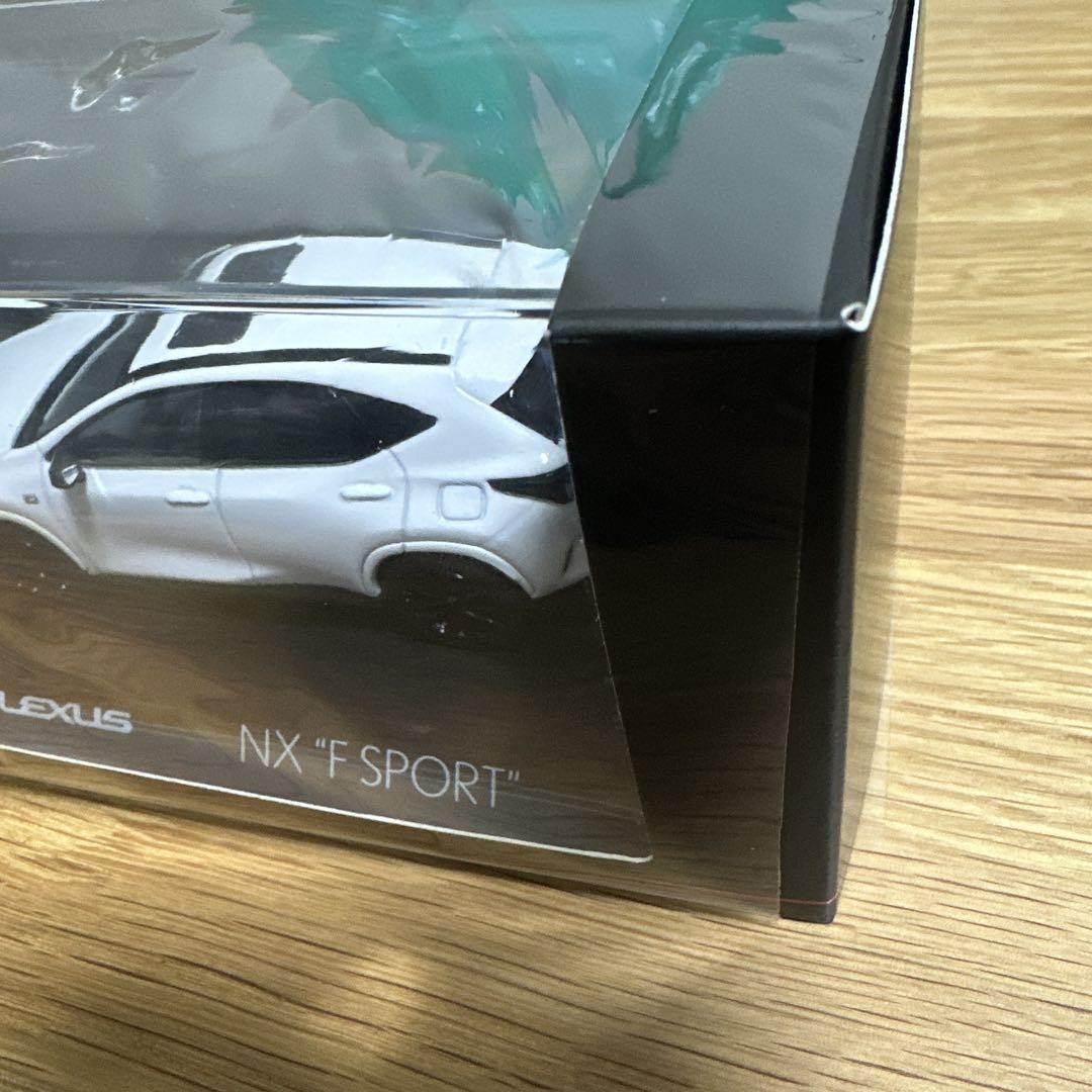 1/43 ミニカー　レクサス NX 350h F SPORT ホワイトノーヴァ