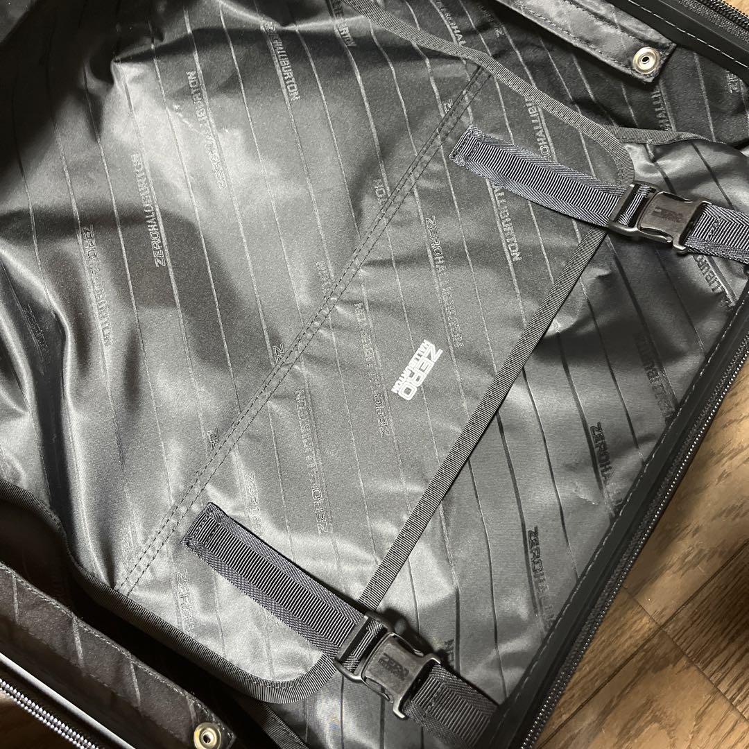 無骨でかっこいい　ゼロハリバートンキャリーケーススーツケースブラック