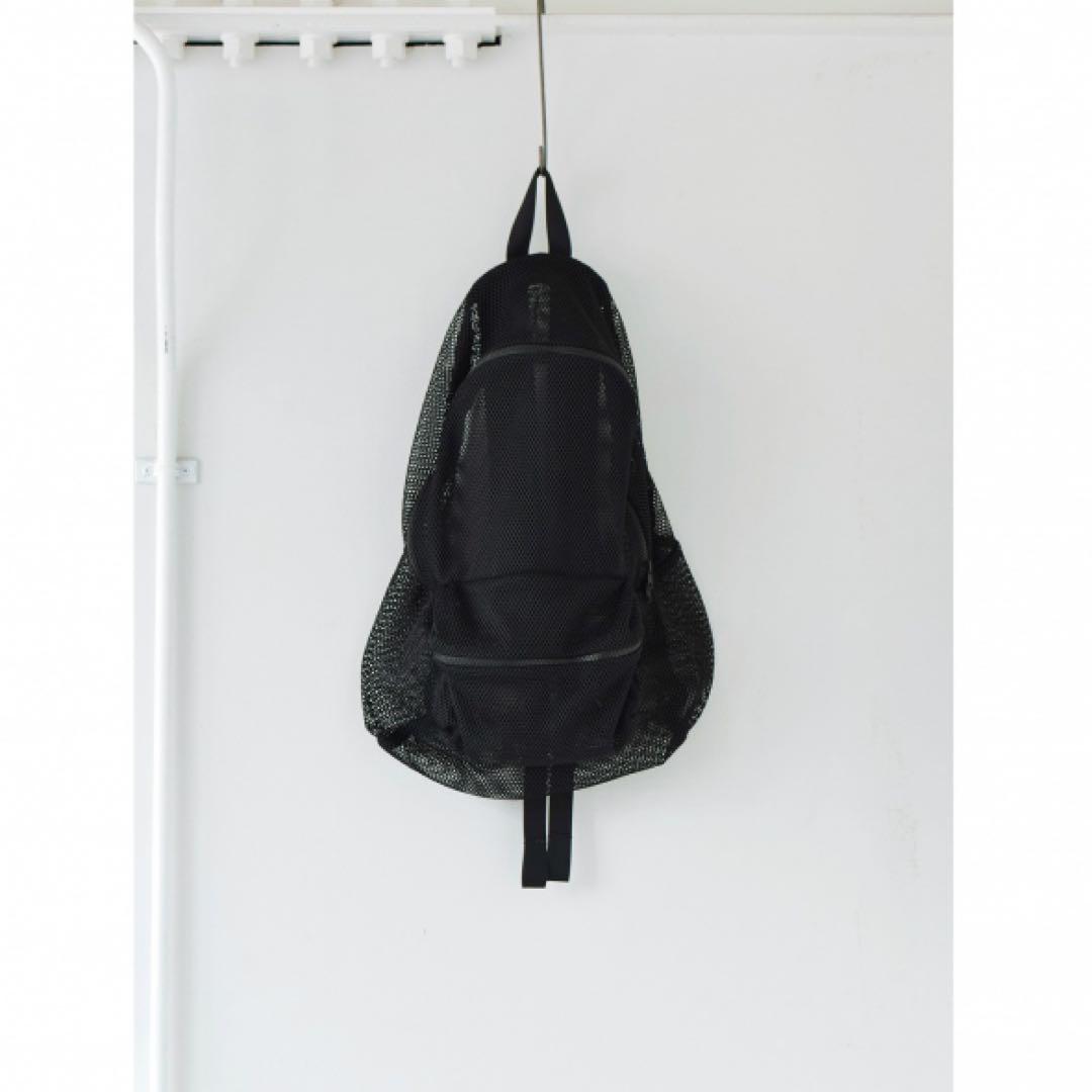 COMOLI メッシュ デイパック BLACK