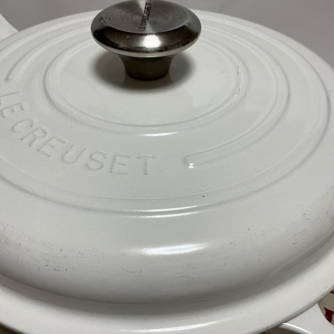 ルクルーゼ　シグニチャ シャローソースパン　26cm ホワイト　中古品