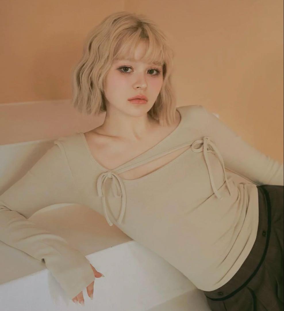 andmary Ami ribbon tops beige - メルカリ