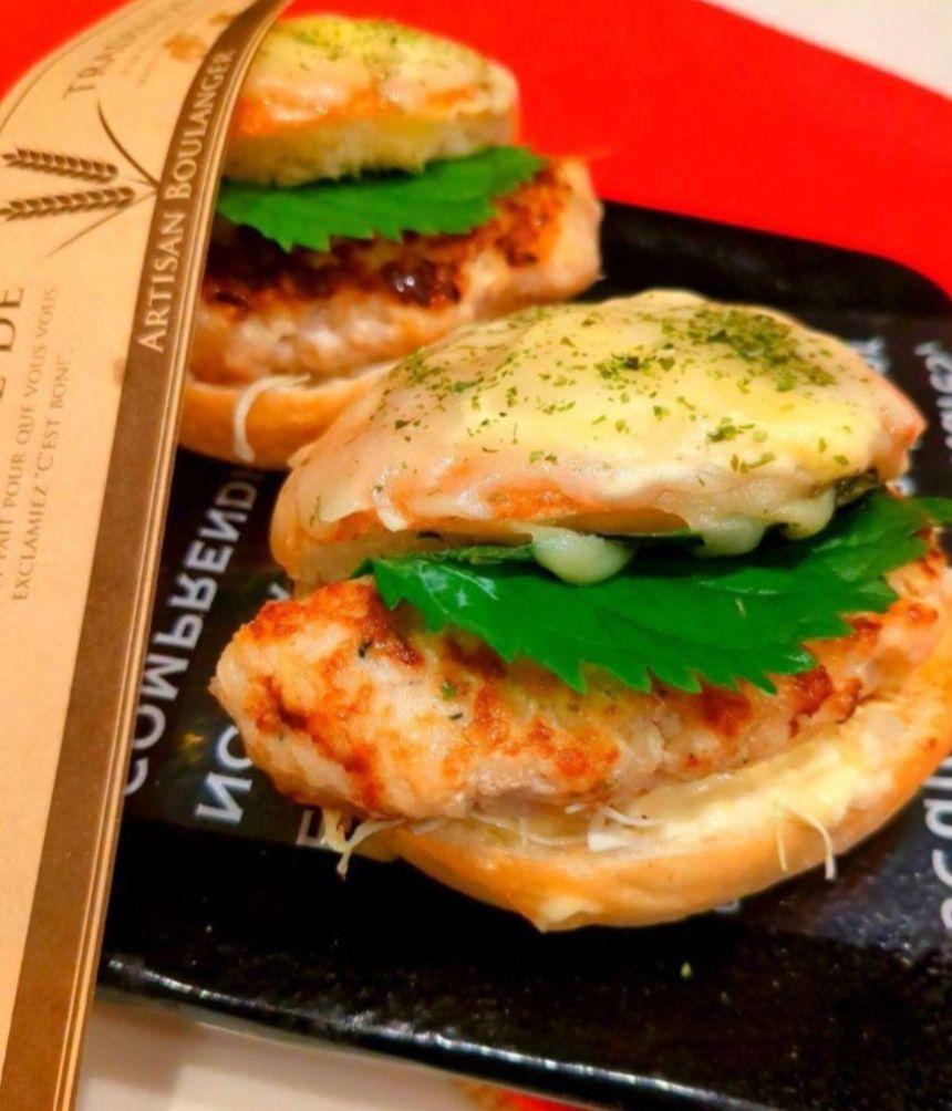 焼き立てパン当日発送♪【18日製造発送】豪華惣菜パン＆Sweets菓子詰め合わせ