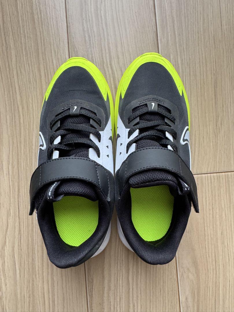 Nike ソニックフライ　スニーカー ブラック/イエロー　　19.5cm