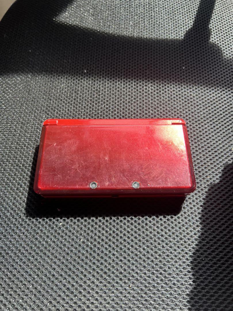 ニンテンドー3DS レッド