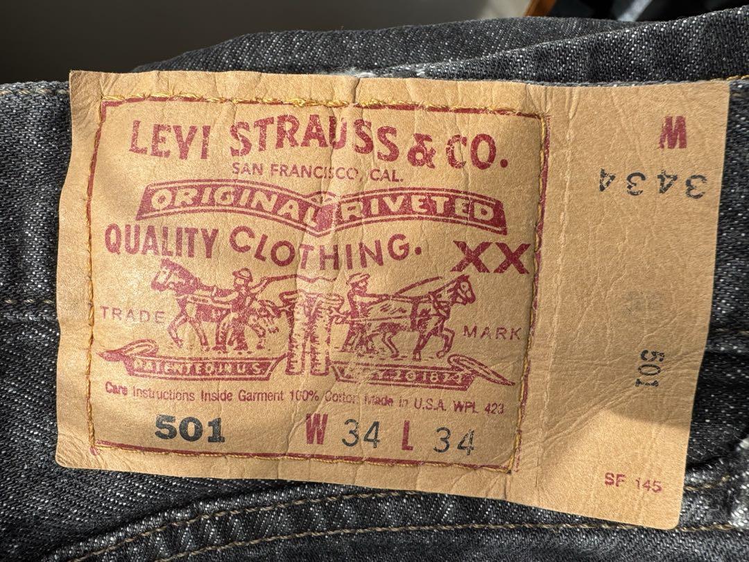 Levis