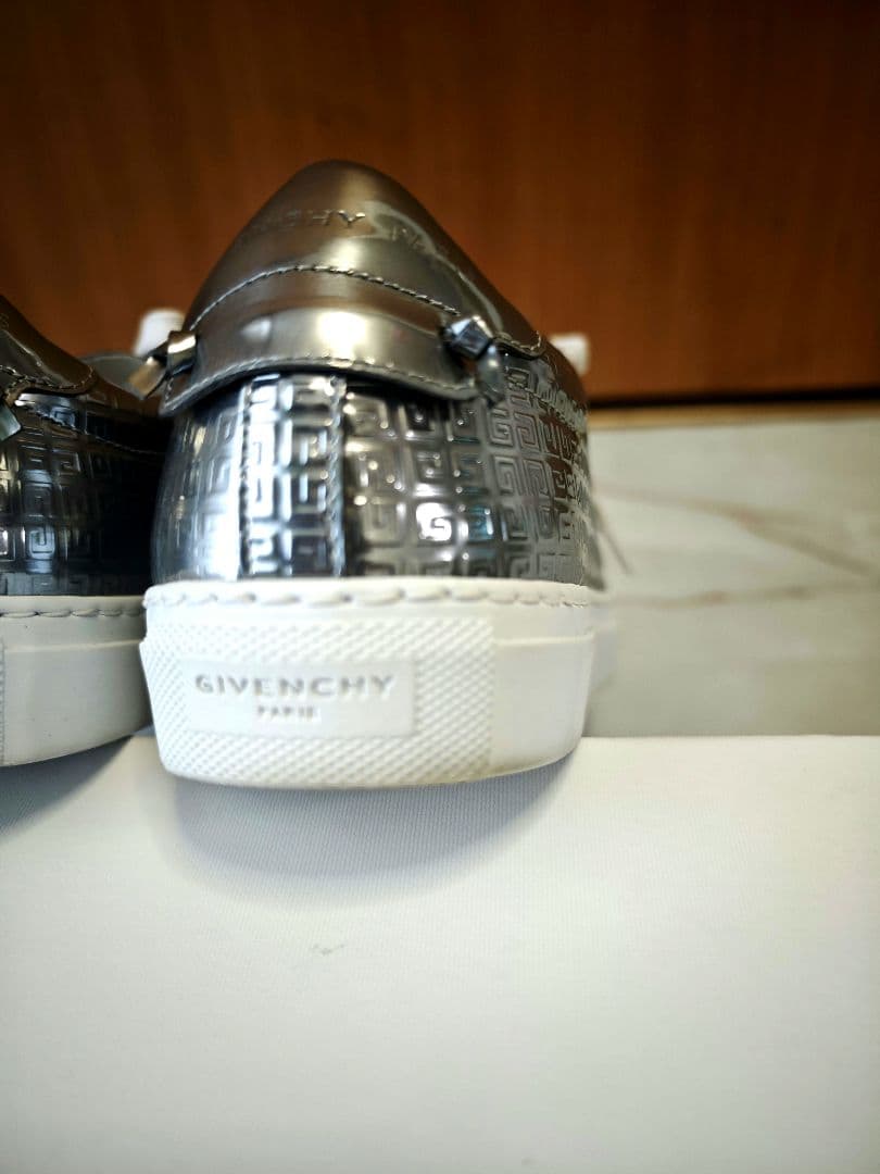 【高級ホテル内のみでの使用】ジバンシー スニーカー 38 シルバー