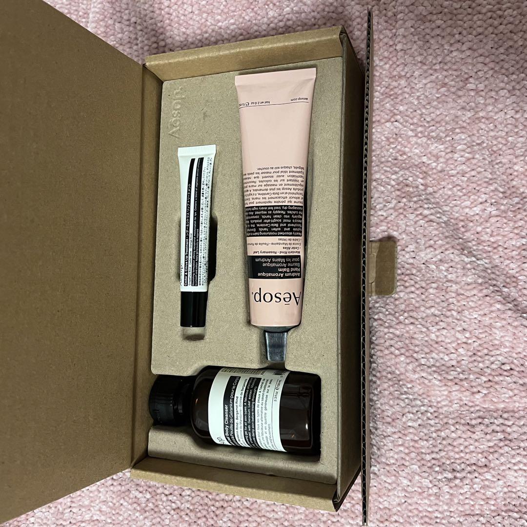 Aesop ファビュラス フォームズ