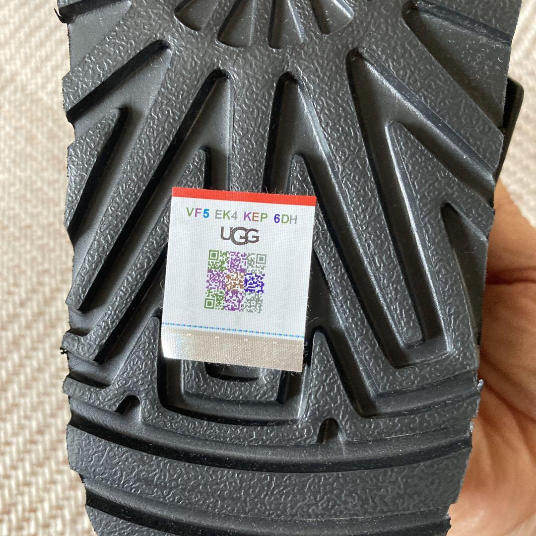 UGG