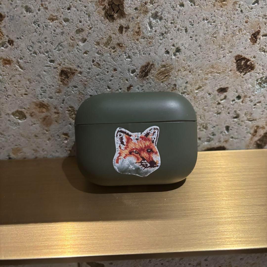 楽天市場】メゾンキツネ MAISON KITSUNE AirPods Pro ケース