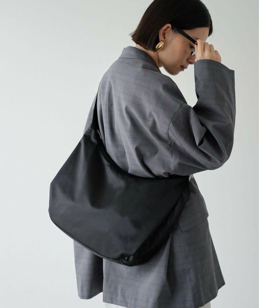 ☆極美品☆ラシット 今期A4入るラウンドビッグショルダーバッグ