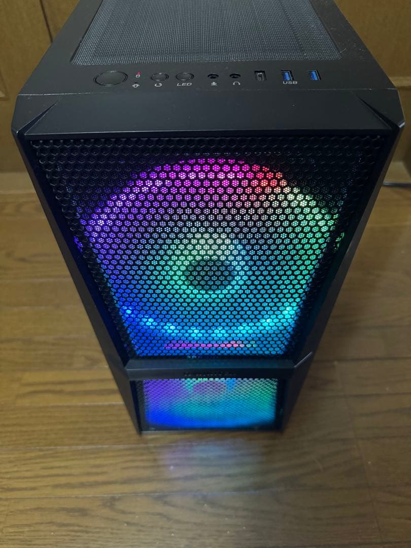 自作pc 水冷RGB Ryzen5/RX6600XT/32GB/SSD 自作pc 水冷RGB Ryzen5/RX6600XT/32GB/SSD