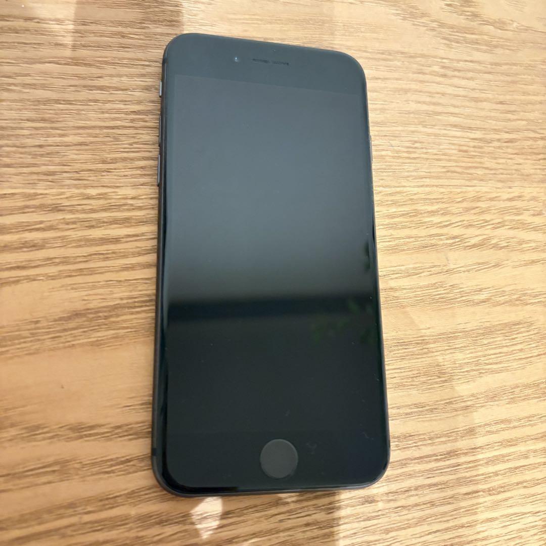 Apple iPhone 8 ブラック 本体