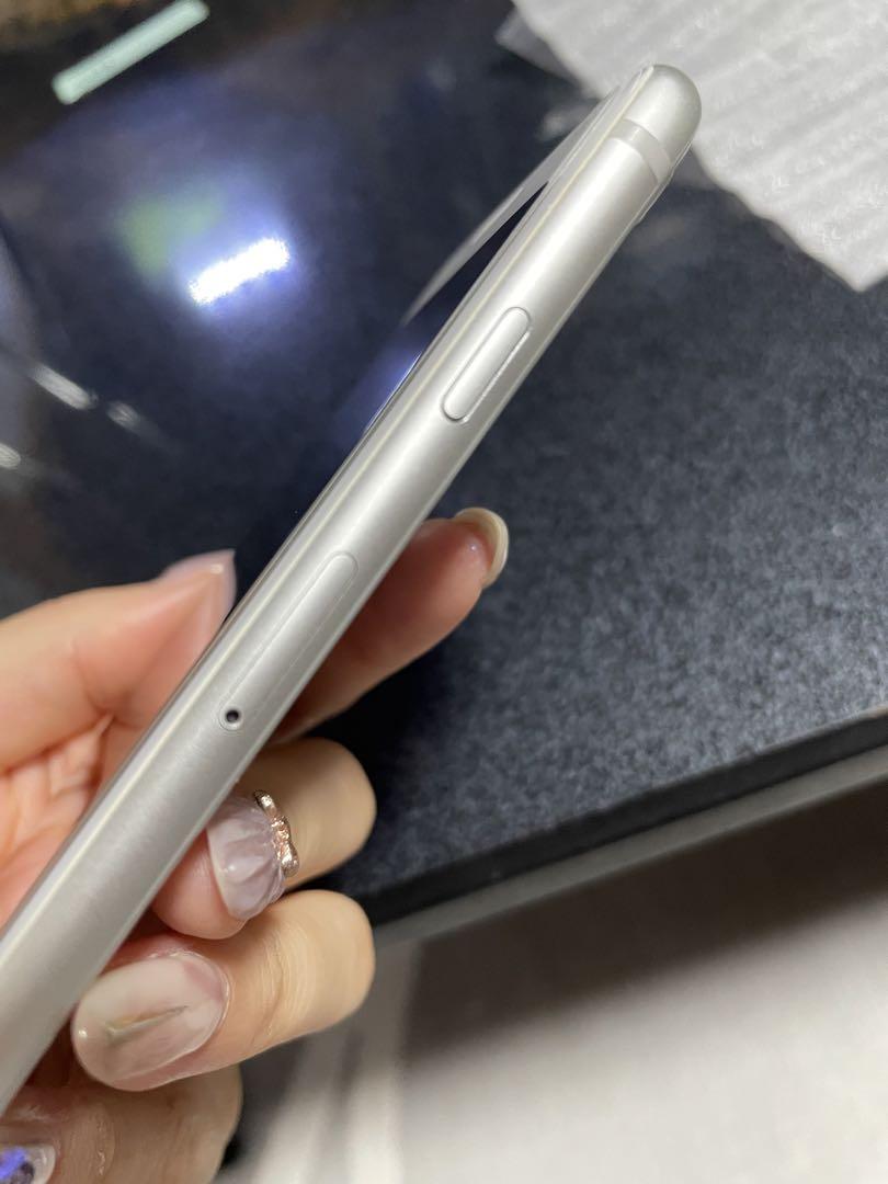 iPhone 8 Silver 64 GB SIMフリー - スマートフォン本体どこで