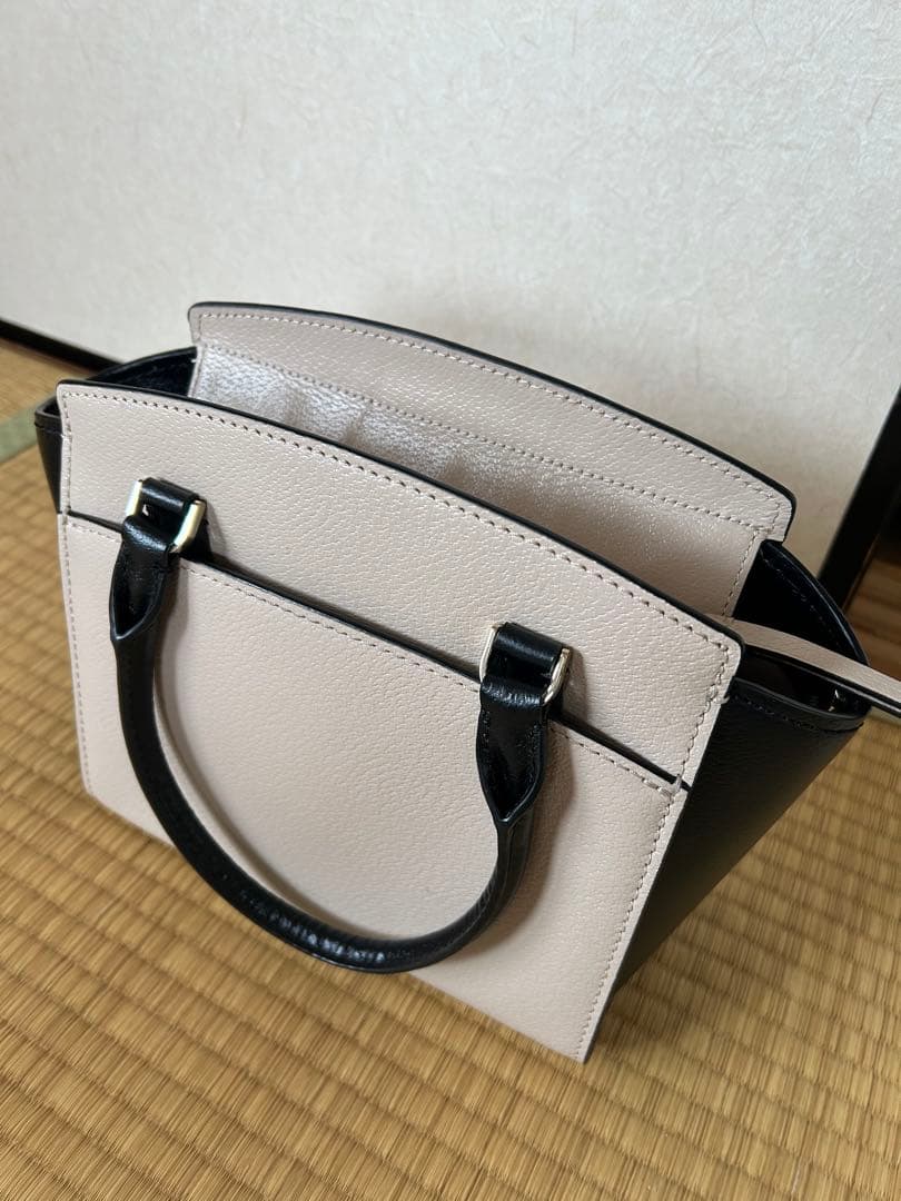 ベージュ黒 ハンドバッグM