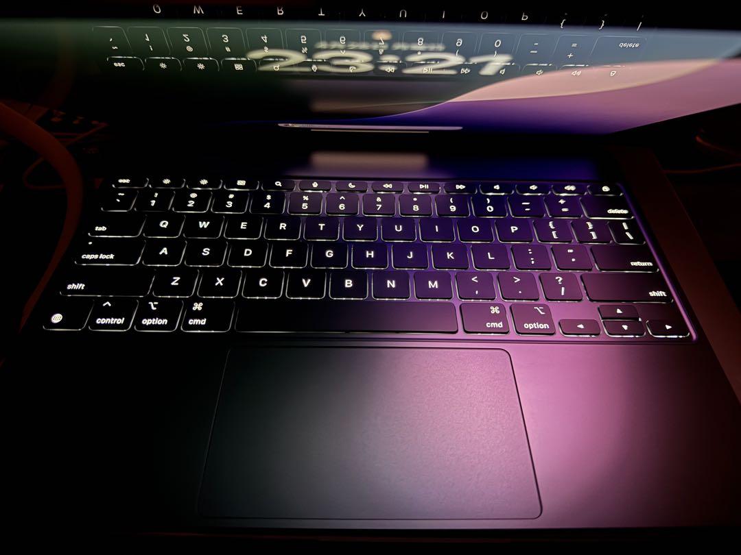 美品 13インチiPad Pro（M4）用Magic Keyboard （US)
