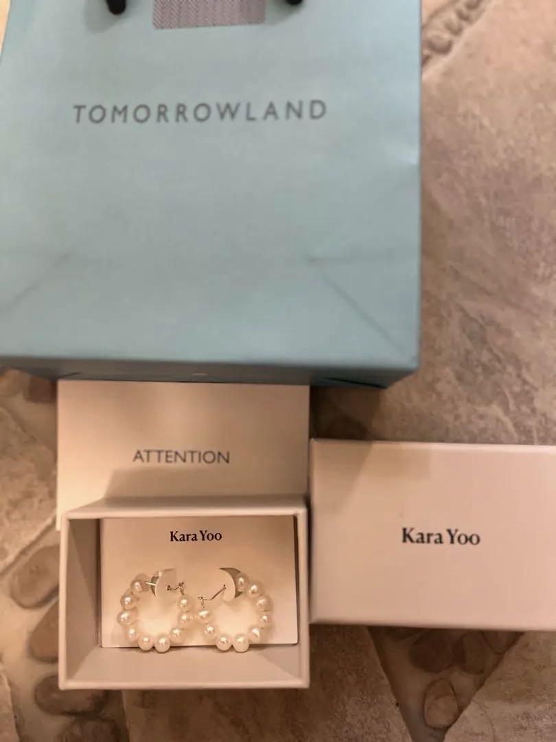 Kara Yoo ホワイトパールフープピアス