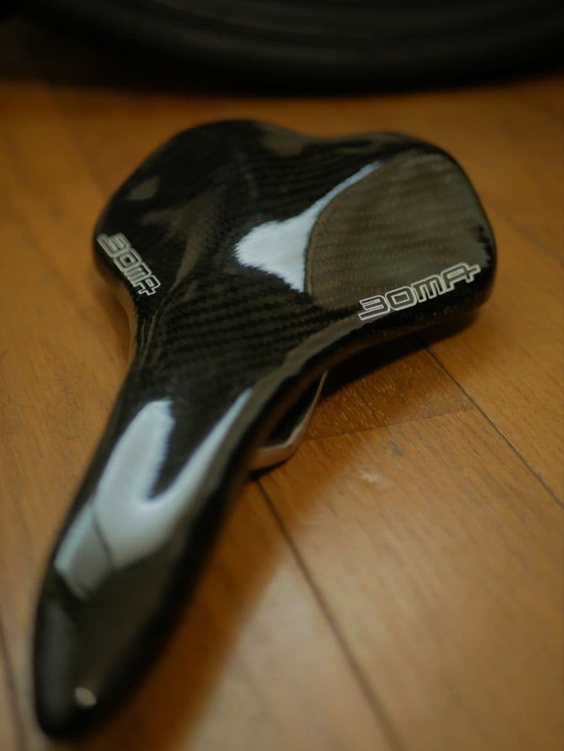 BOMA GS-1 カーボンサドル エアロデザイン