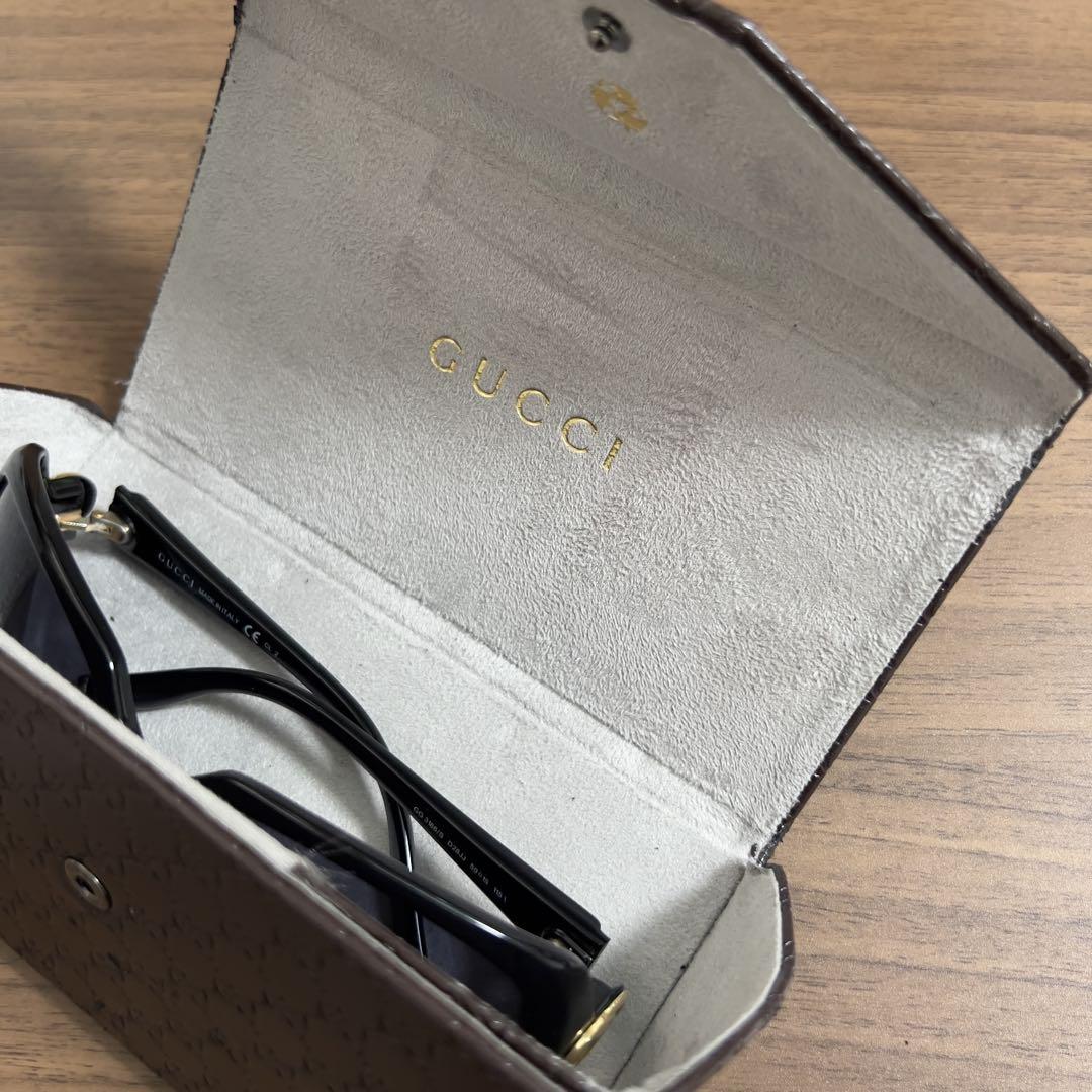 <SALE>Gucci ブラック サングラス ケース付き