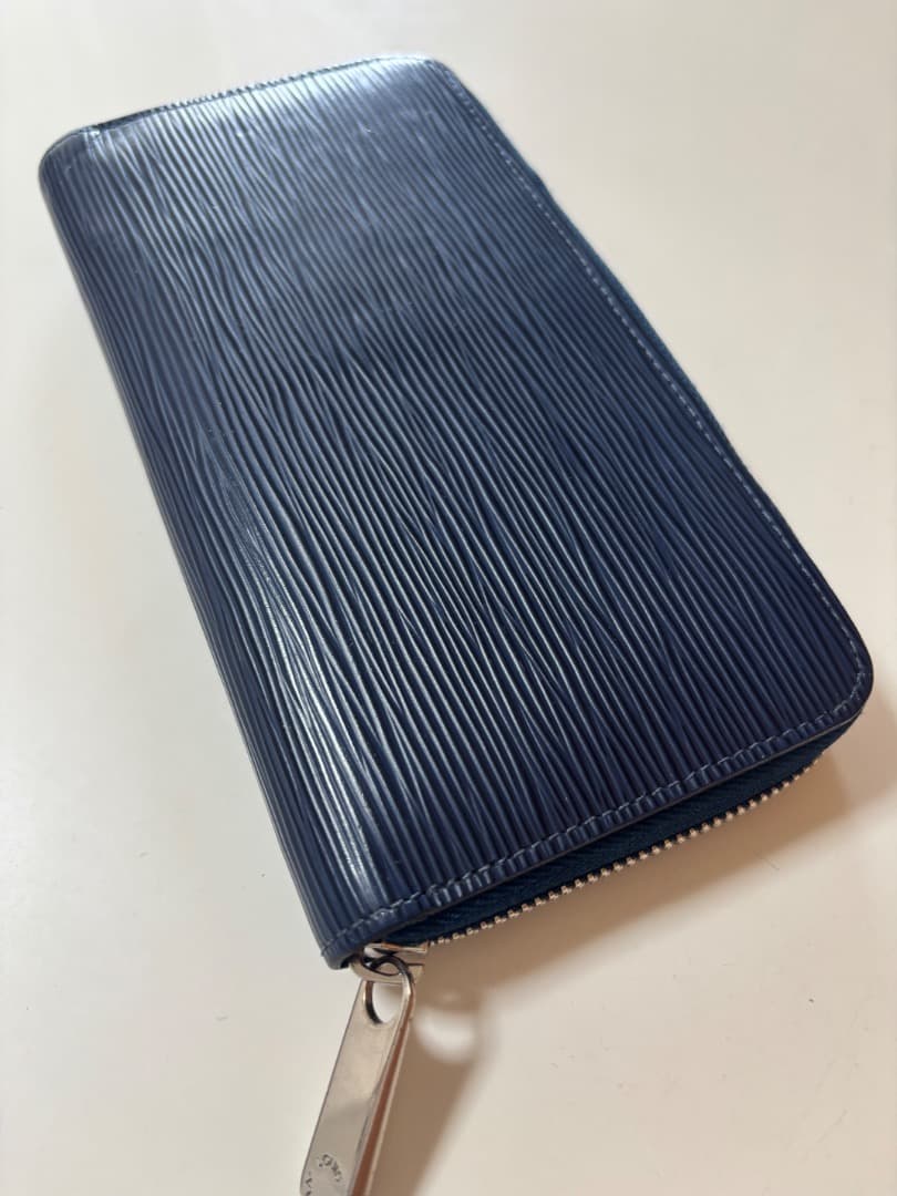 Louis Vuitton ネイビー 長財布 ジッピーウォレット LVロゴ Louis Vuitton ネイビー 長財布 ジッピーウォレット LVロゴ