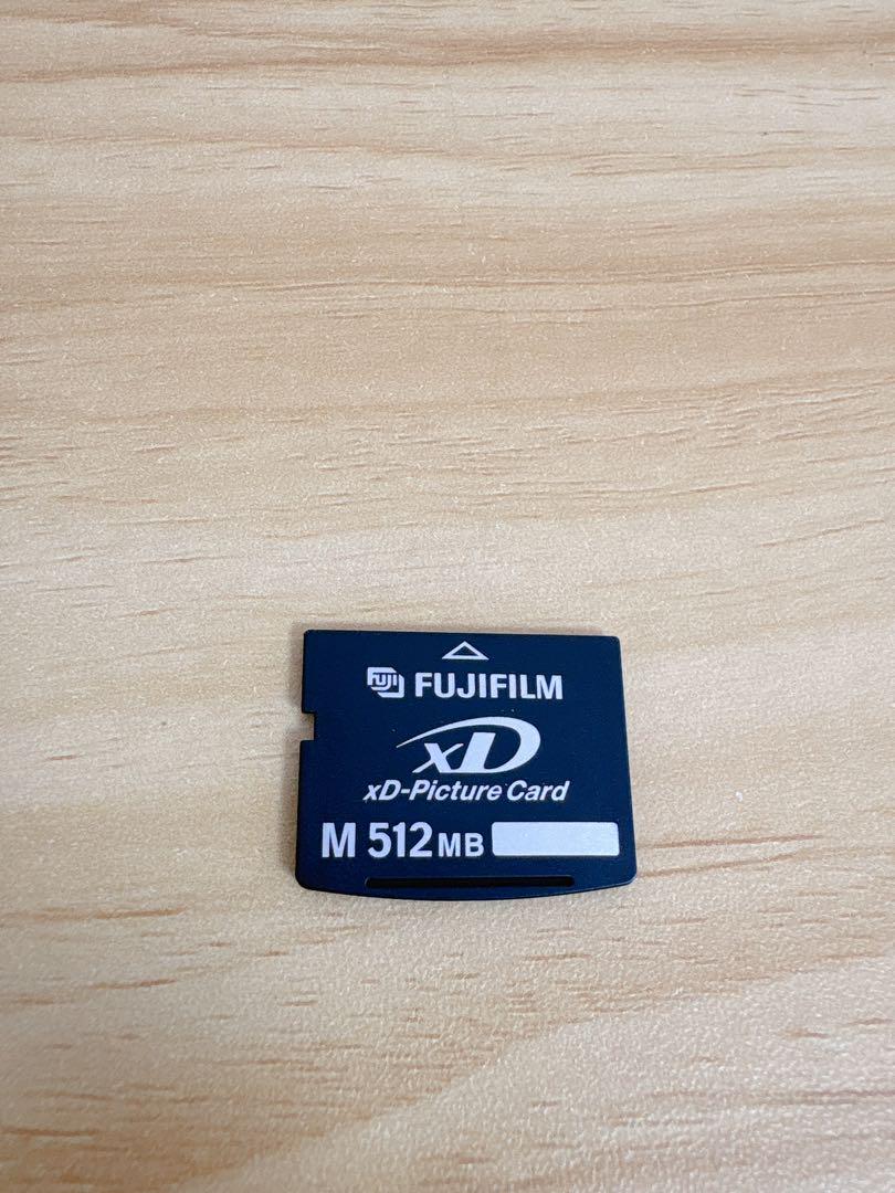。FUJIFILM FINEPIX F30 デジタルカメラ