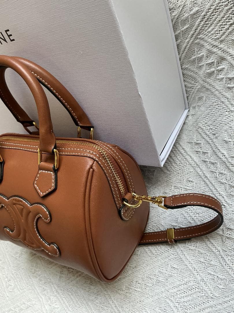 CELINE ブラウンショルダーバッグ CELINE ブラウンショルダーバッグ